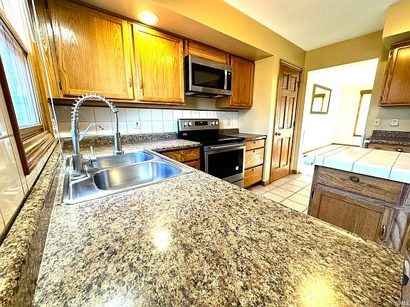 4th image of 50832 Coventry Ct