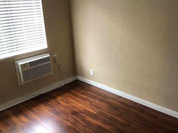 4th image of 509 Hyde Park Pl APT 4