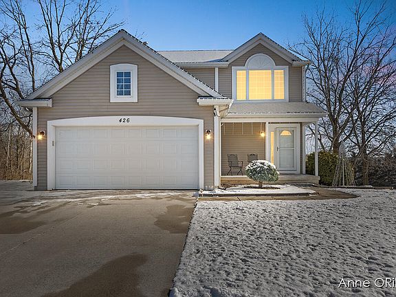 2nd image of 426 Lloyd Ct