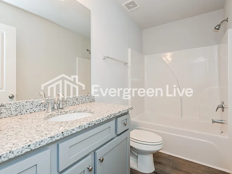112 Village Green Dr — Photo 9