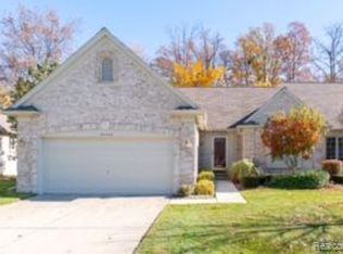 40246 Riverbend Dr, Sterling Heights, MI 48310