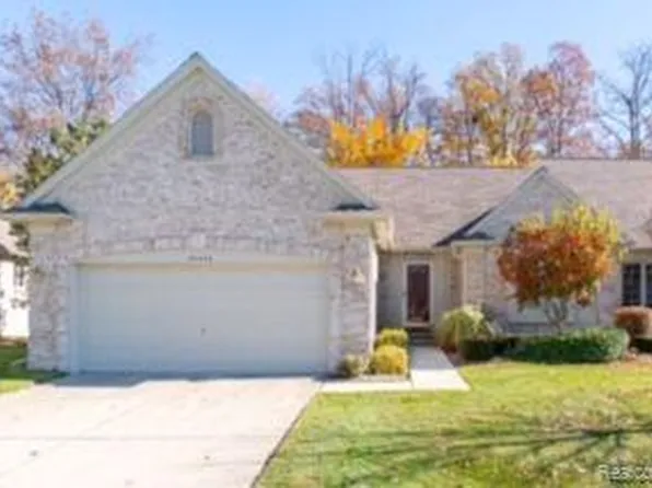 40246 Riverbend Dr, Sterling Heights, MI 48310