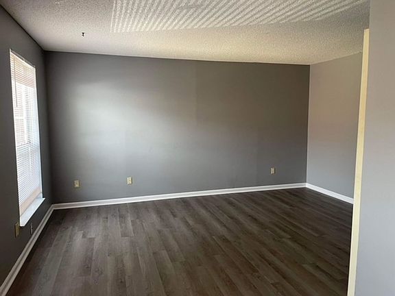 2nd image of 246 Elmwood Dr #1