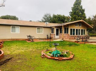 12420 Charron Ln, Redding, CA 96003
