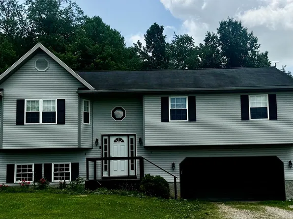 190 Chiefs Cove Rd, Bainbridge, OH 45612