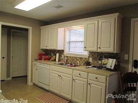3rd image of 15 Meadowview Dr