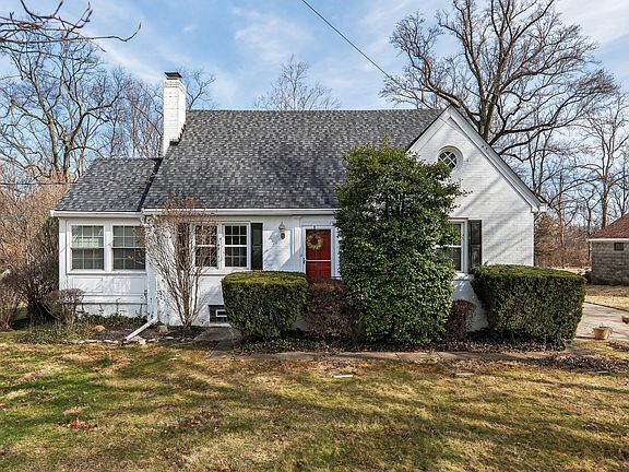 2nd image of 136 Edgewood Rd