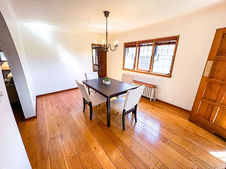Ten-O-Five Anhalt Apartments — Photo 5