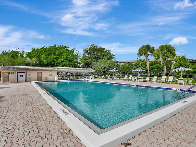 1605 Abaco Dr #M4 — Photo 36