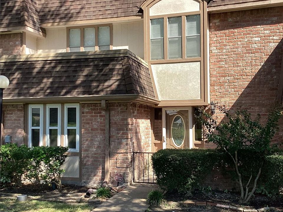 1st image of 2821 Cambridge Ln