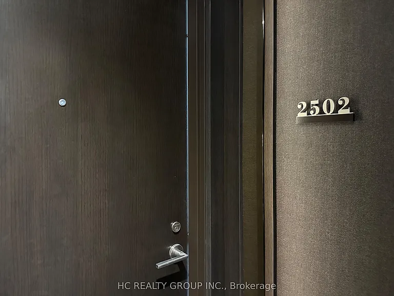 11 Yorkville Ave #2502 — Photo 5
