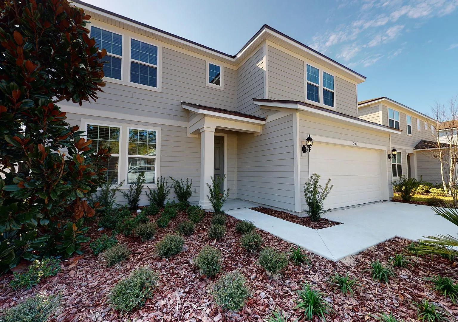 Spacious 5-Bedroom Home in Villages of Valencia 3,500 Sq Ft, 4 Baths & Huge Loft — Photo 2