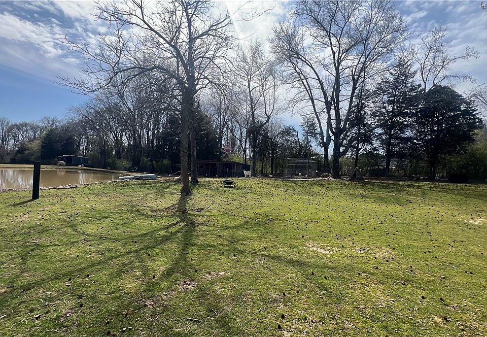 2nd image of 419 Dean Springs Rd