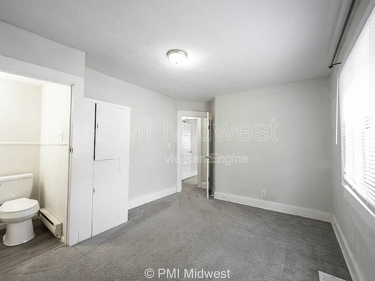 944 E Minnesota St — Photo 24