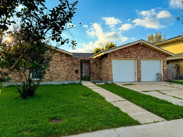 456 Brookmeade Dr, Gretna, LA 70056