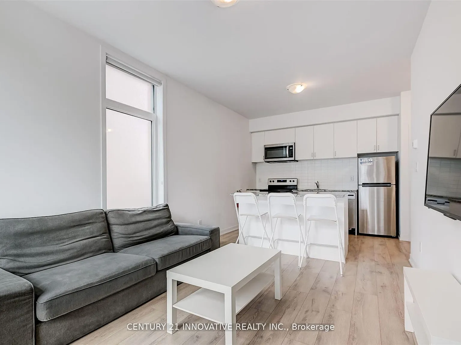 3 bed, $1,000 — Photo 2