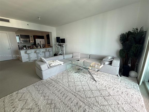 5th image of 951 Brickell Ave APT 3703
