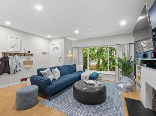 2036 E Broad Way, Vancouver, BC V5N 1W7