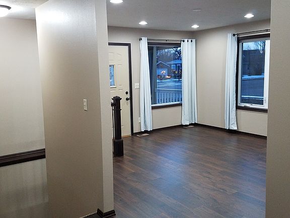 4th image of 410 W Cedar St