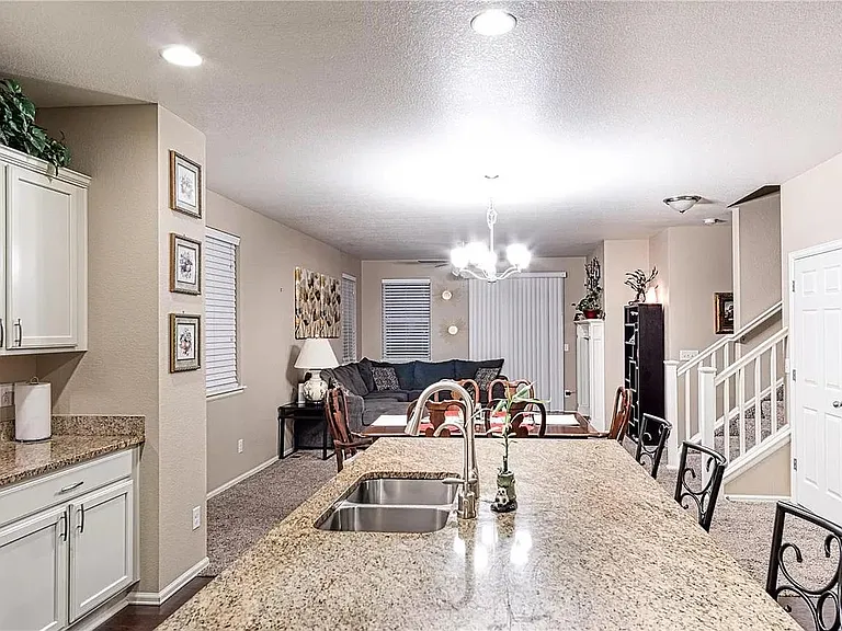 20752 Park Hollow Dr — Photo 2