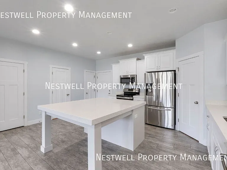 3596 E Ruby Ln — Photo 3