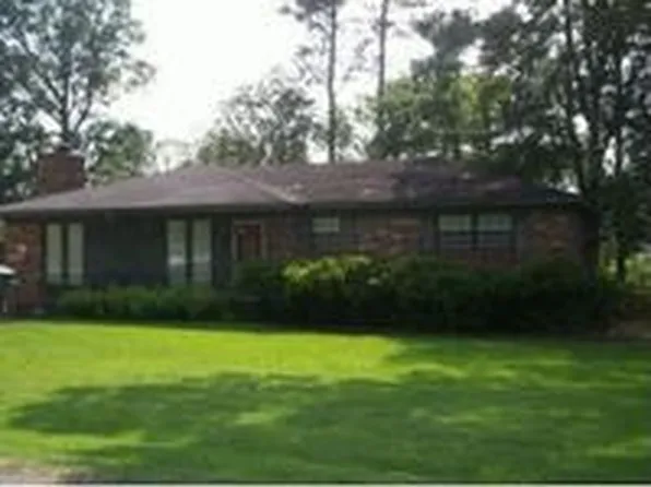 1614 Strait Pl, Stuttgart, AR 72160