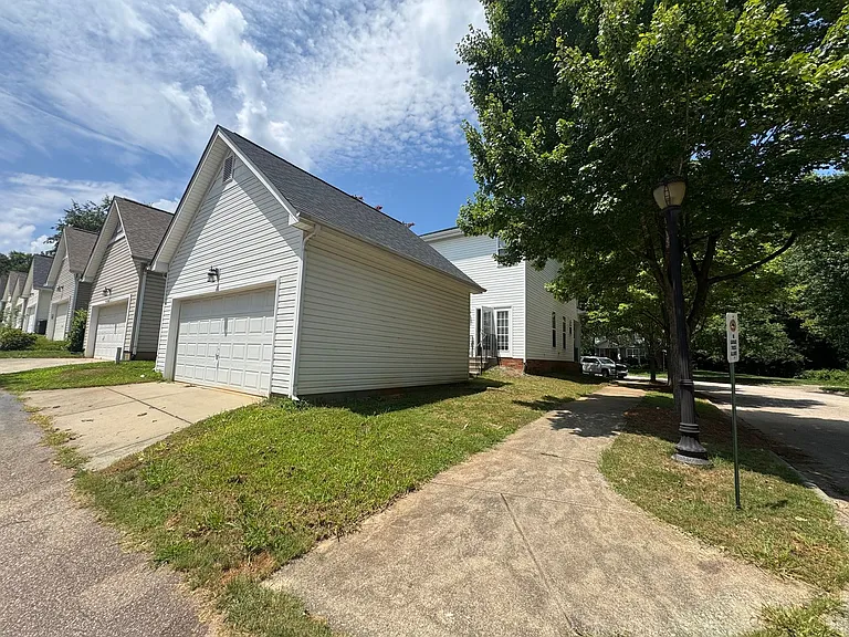 9734 Cadman Ct — Photo 16