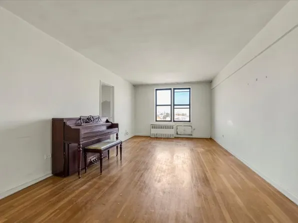 2475 East 11th Street image 2 of 16