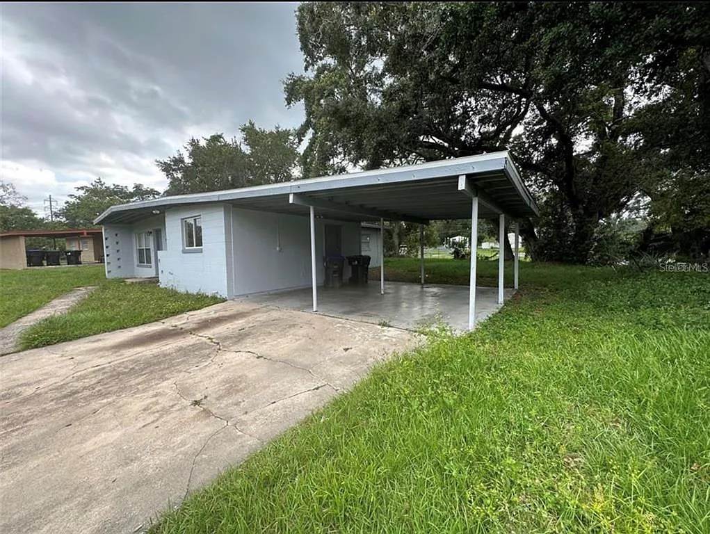3 bed, 1.5 bath, 1008 sqft, $1,700 — Photo 3
