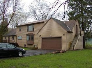 6949 Stadium Dr, Brecksville, OH 44141