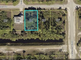 950 Kanuga St E, Lehigh Acres, FL 33974