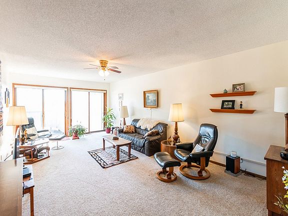 3rd image of 2032 Pinehurst Dr