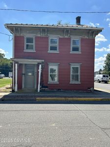 301 E Pine St, Selinsgrove, PA, 17870