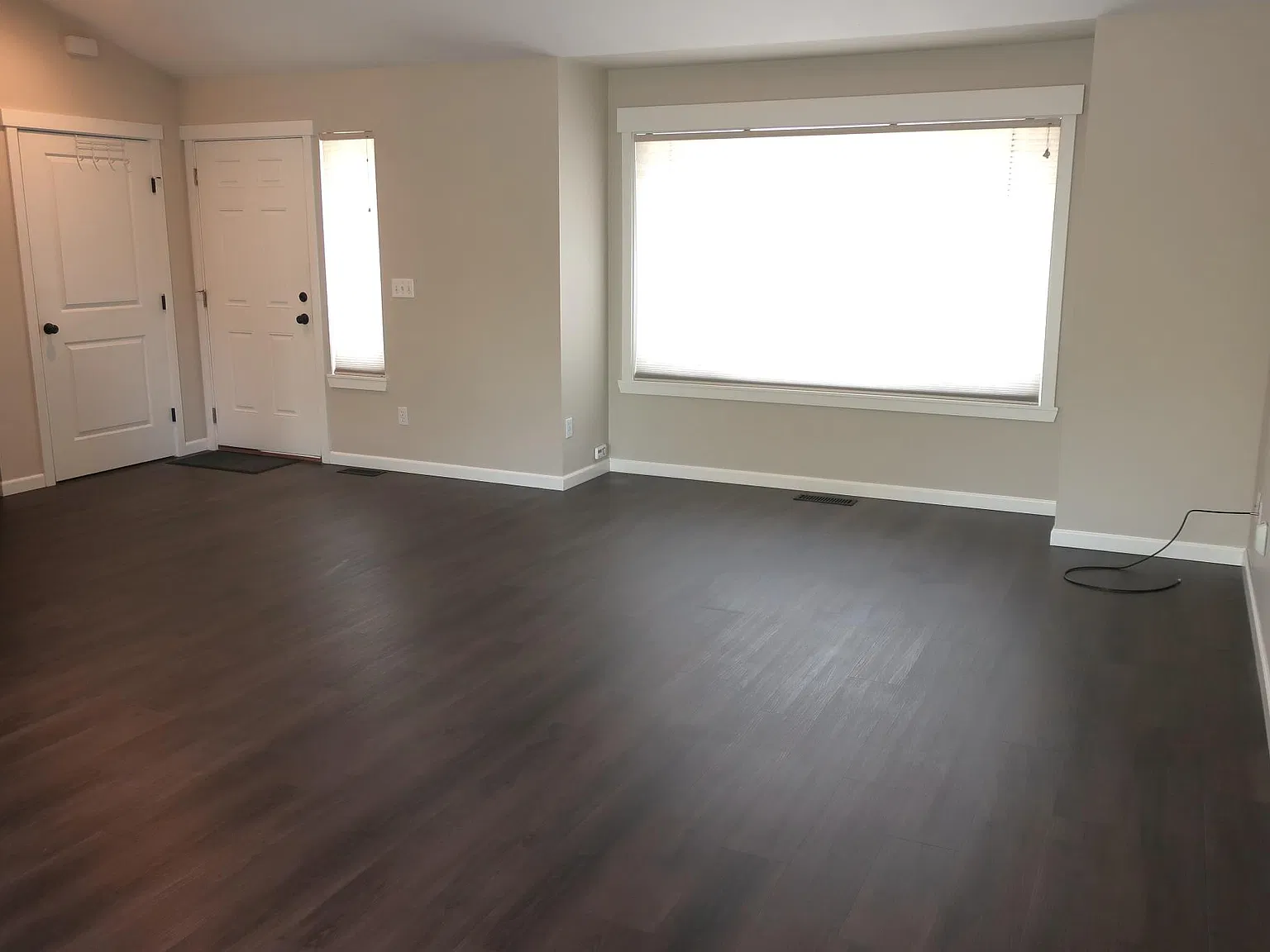 3 bed, 2.5 bath, 1600 sqft, $2,600 — Photo 2