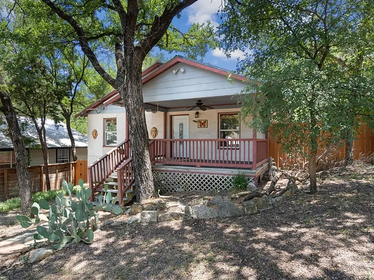 1211 Delano St — Photo 27