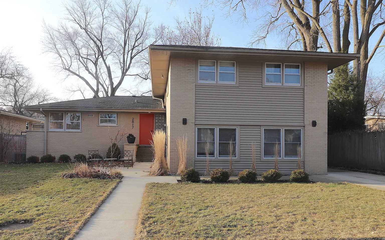 2817 Birchwood Ave photo 1