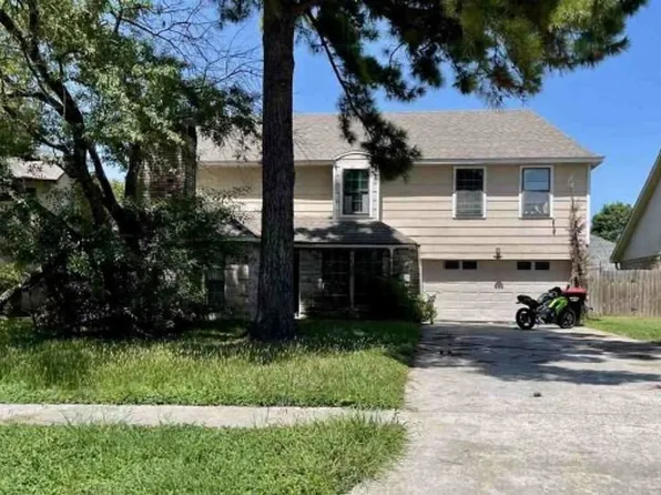 19410 Navarro Mills Dr, Tomball, TX 77375