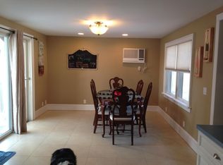 16 Pine Dr APT A, Oyster Bay, NY 11771