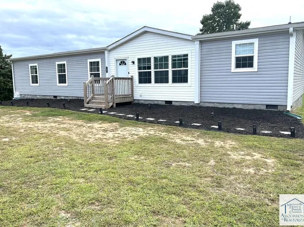 161 Mountain Crest Ln, Claudville, VA 24076