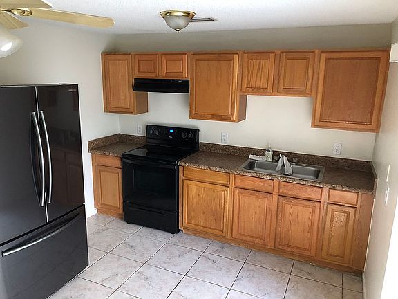3rd image of 1587 E Breezy Ln