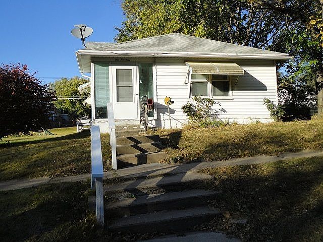 2nd image of 614 7th Ave