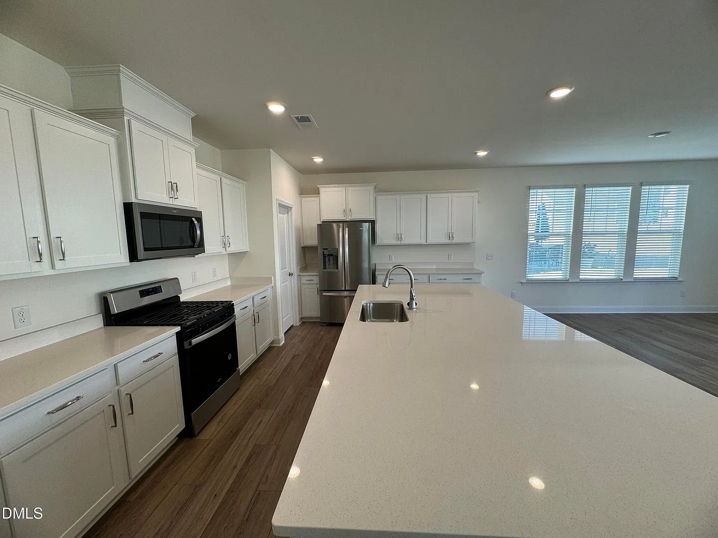37 Bluebell St — Photo 2