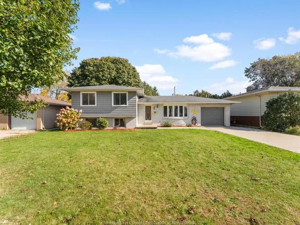 22 Bruce Ave, Leamington, ON N8H 4C5