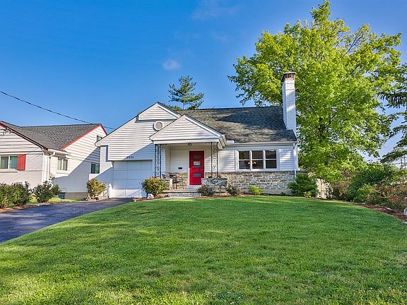 2nd image of 6044 Winnetka Dr