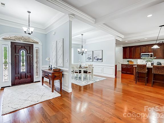 4th image of 2223 James Way