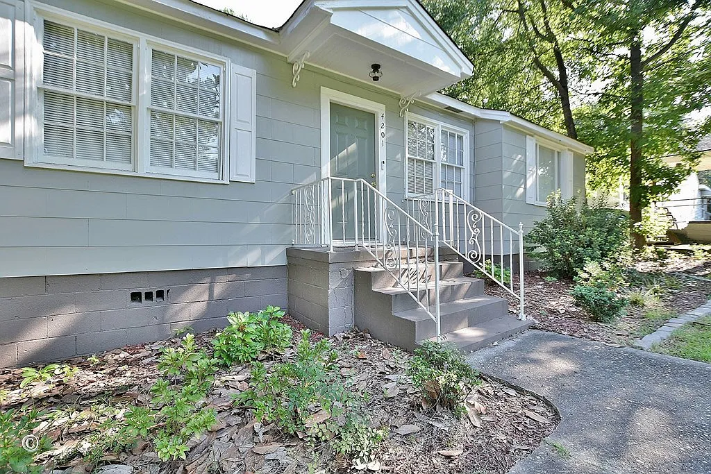 3 bed, 1332 sqft, $1,600 — Photo 3
