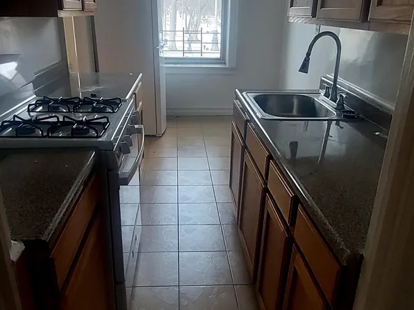 (undisclosed Address), Richmond Hill, NY 11418