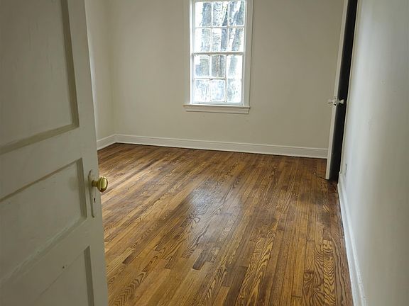 2nd image of 1096 Gordon St