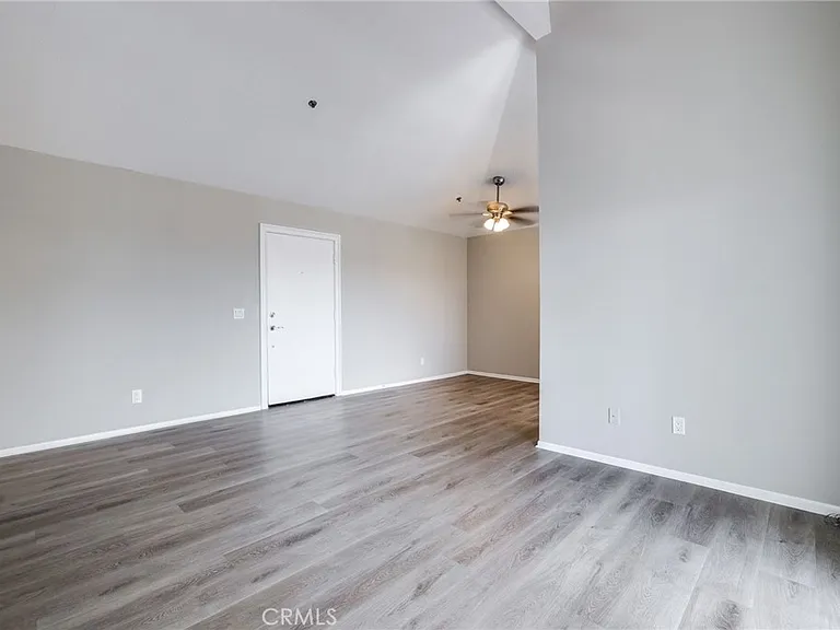 409 Utica Ave — Photo 2
