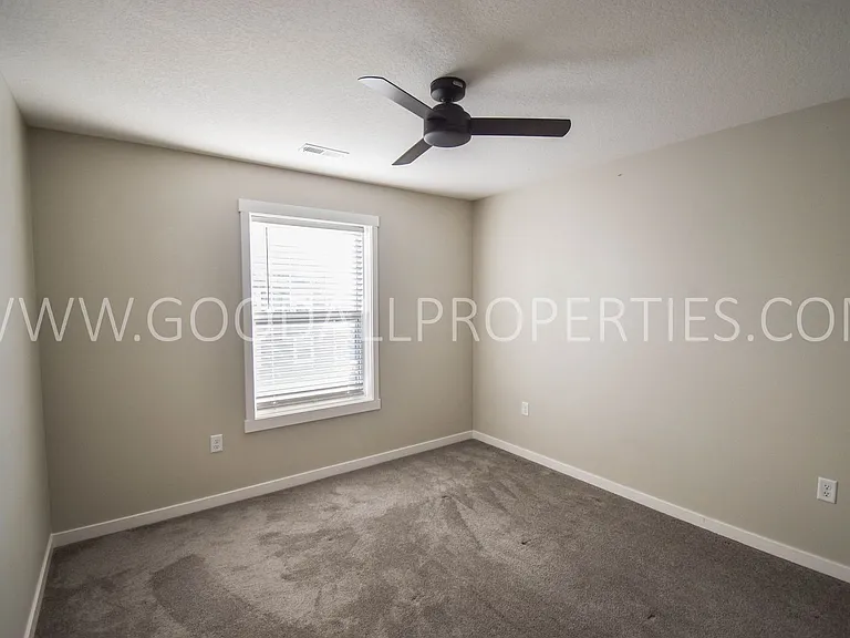 2726 NW Kate Shelley Ln — Photo 7